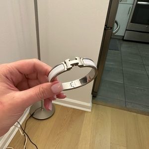 HERMES Clic H Bracelet: Narrow Enamel Bracelet in White and Silver